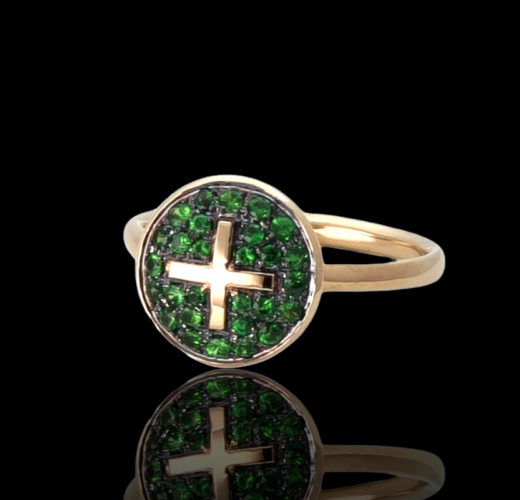 GOLD RING WITH TSAVORITES "BUTTON"