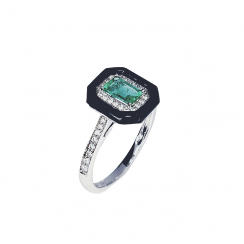 White gold ring with emerald, diamonds and black onyx