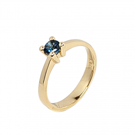 Yellow gold ring with London Topaz