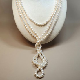 HESSE PEARLS NECKLACE