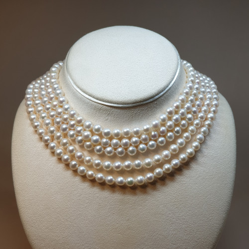 HESSE PEARLS NECKLACE