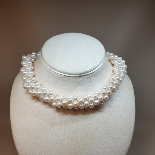 HESSE PEARLS NECKLACE