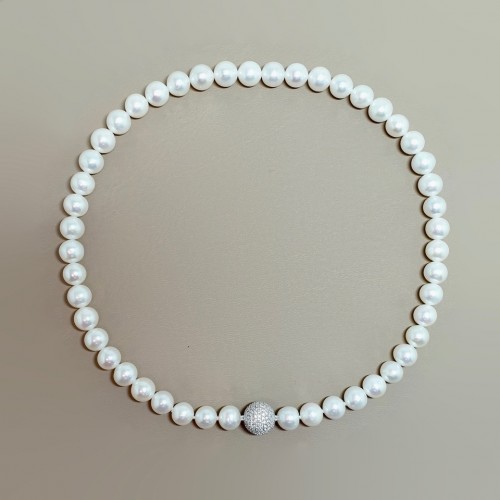 HESSE PEARLS NECKLACE